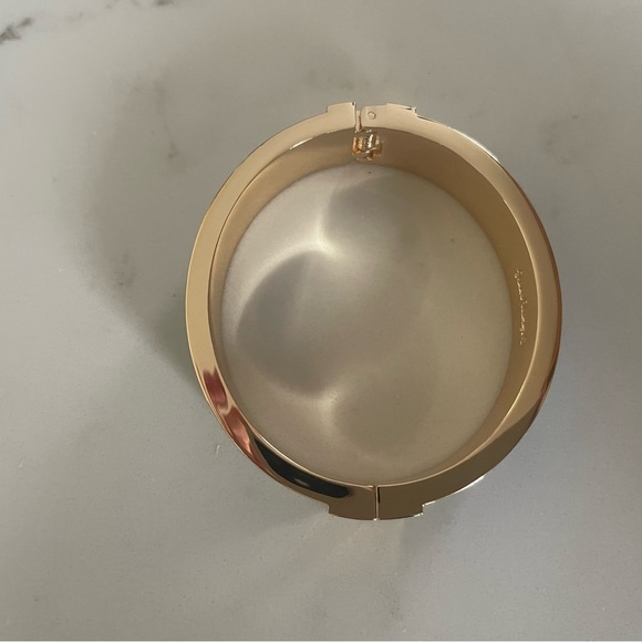 Lily Pulitzer NWT Wide Photodome Bangle - Picture 4 of 5